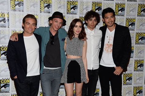 city of bones robert sheehan|john sheehan and jamie yuccas.